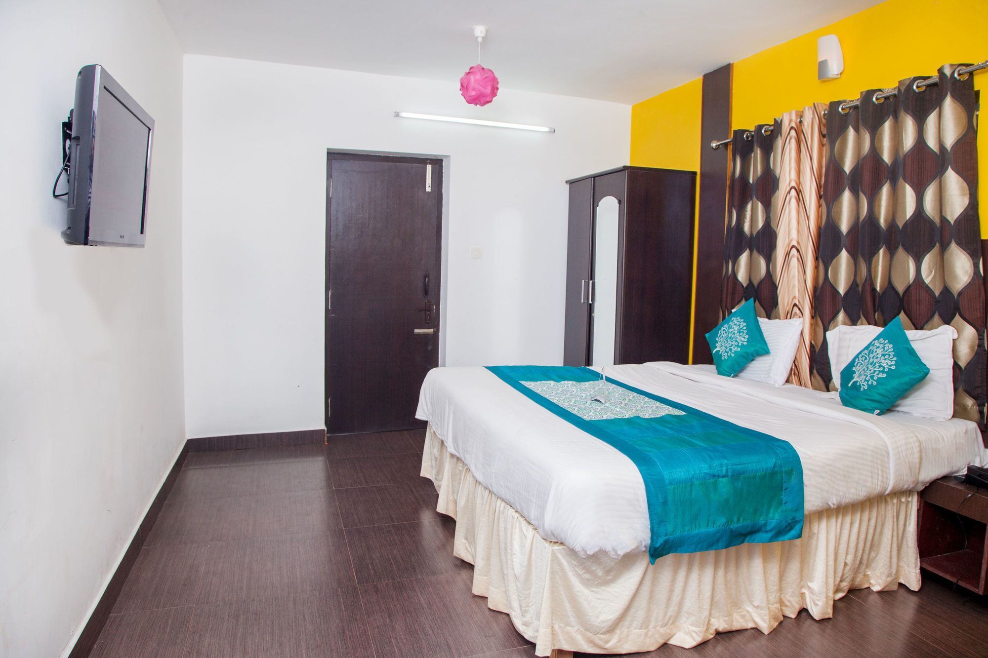 אוטי Oyo 4239 The Bliss Resorts And Cottages מראה חיצוני תמונה
